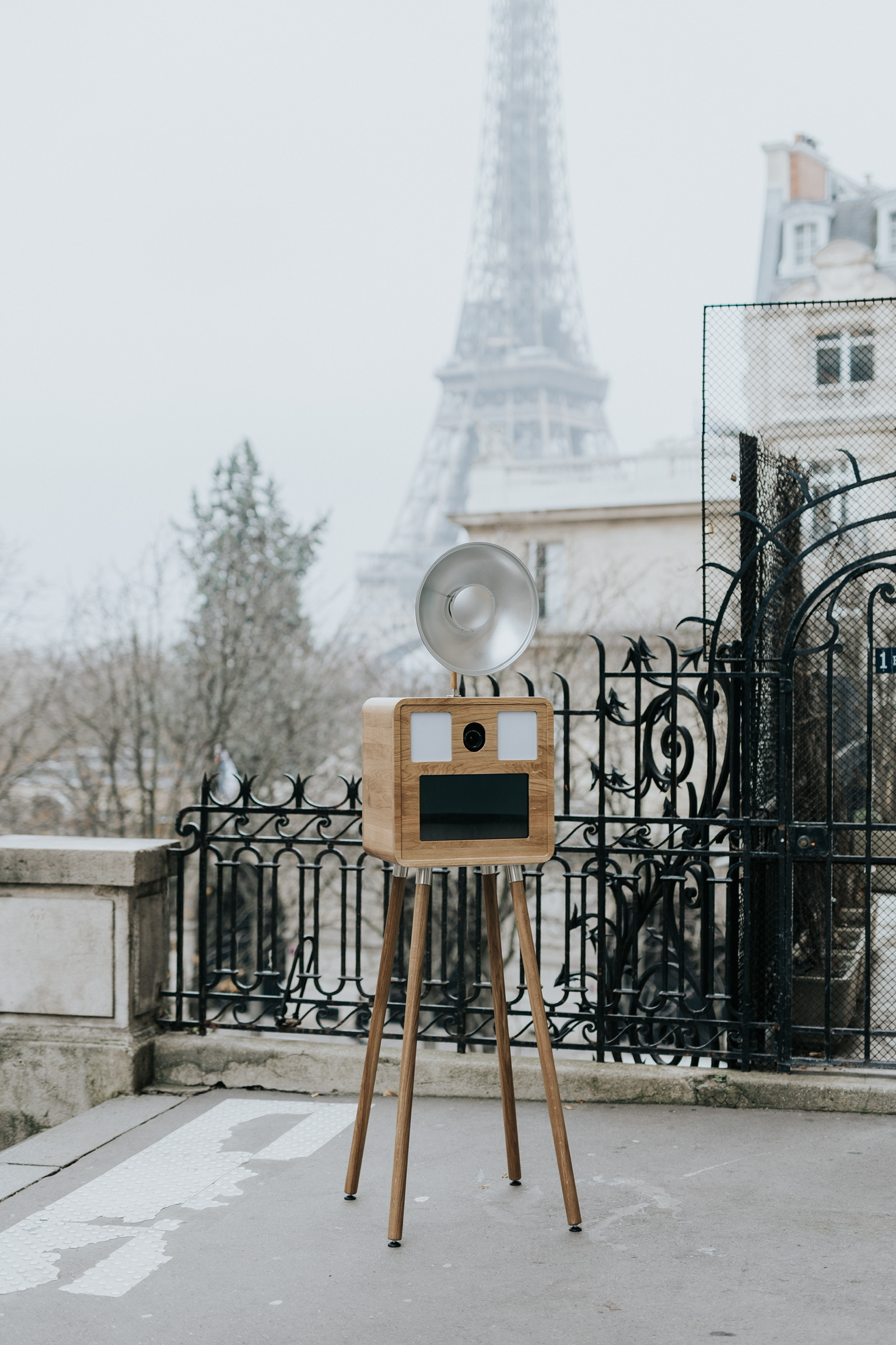The Booth By M - Location de Photobooth haut de gamme partout en France