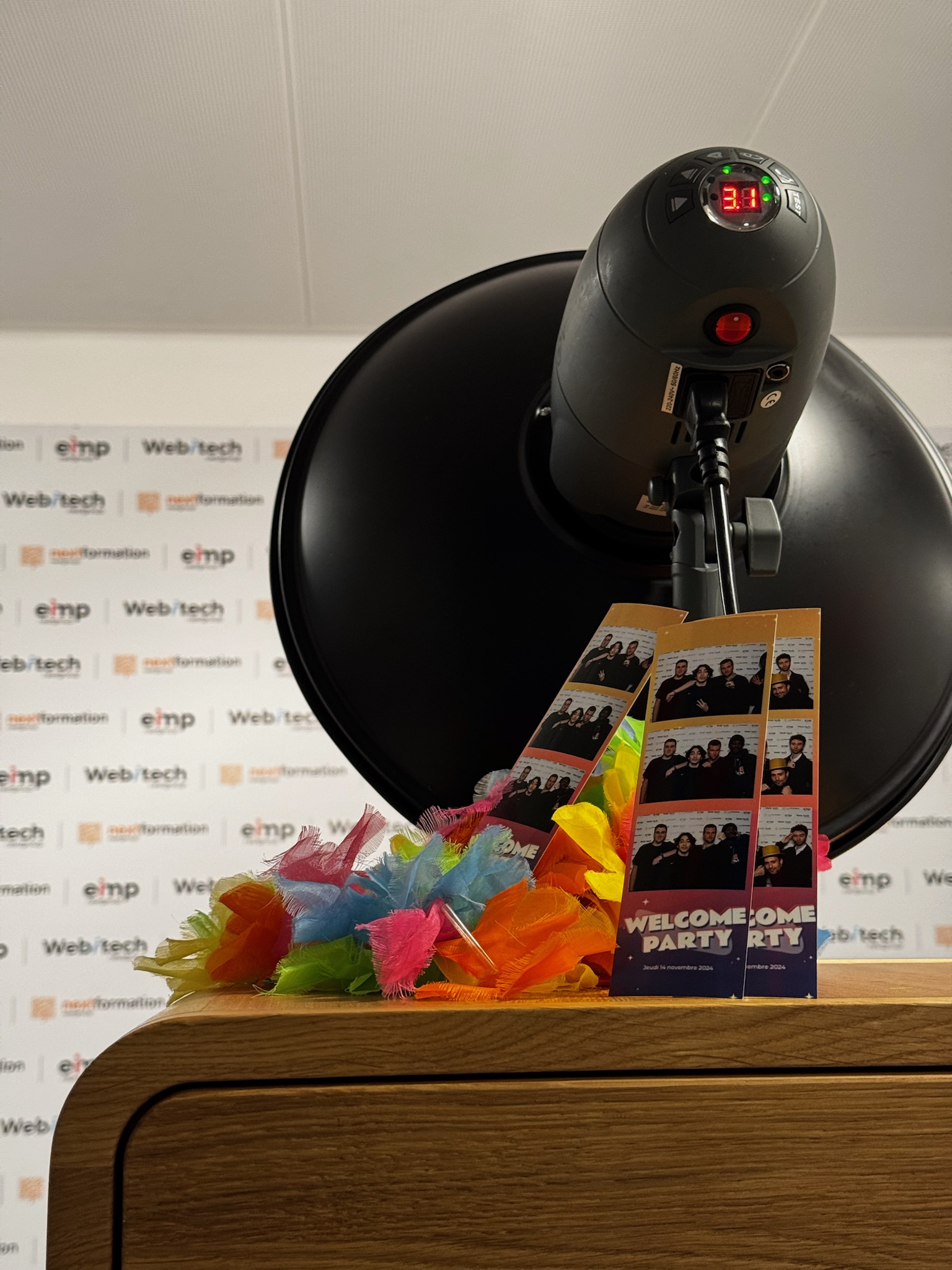 The Booth By M - Location de Photobooth haut de gamme partout en France